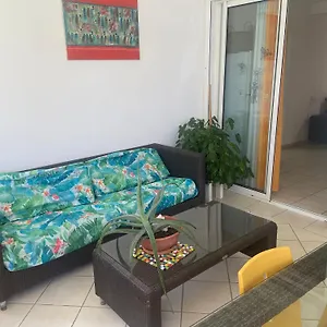 Appartement Location Fun Sous Les Gommiers, Sainte-Luce